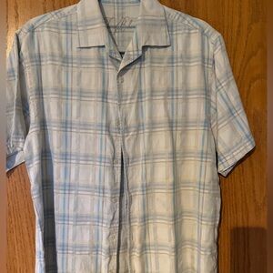 Men’s Tommy Bahama short sleeve button down shirt, size medium.